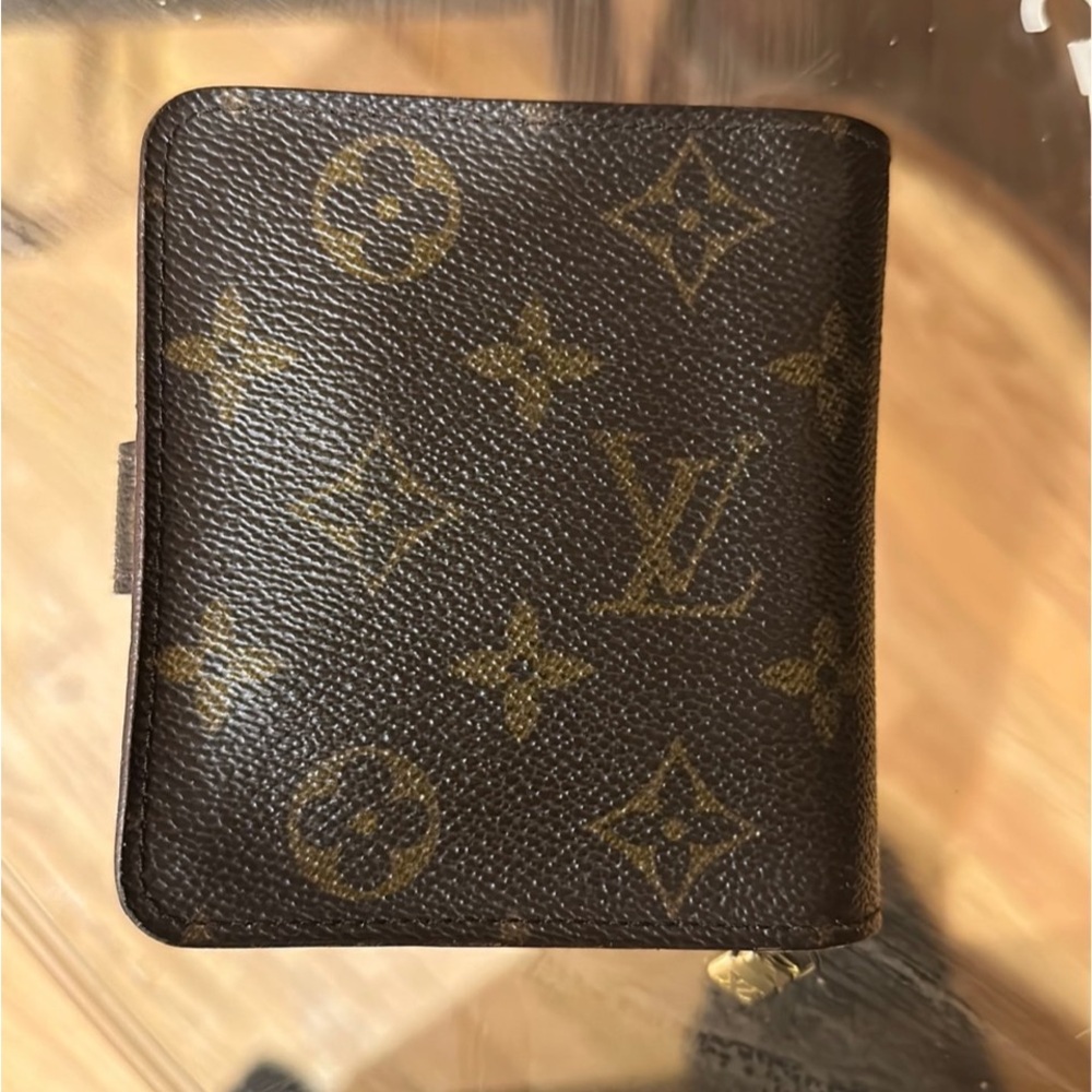 Authentic Louis Vuitton Wallet excellent condition. Certificate - Picture 5 of 8